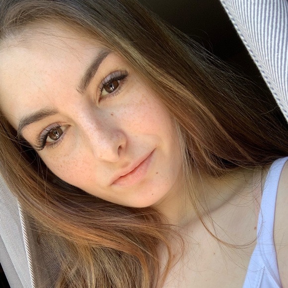 Meet your Posher, Tiffany - Picture 1 of 1